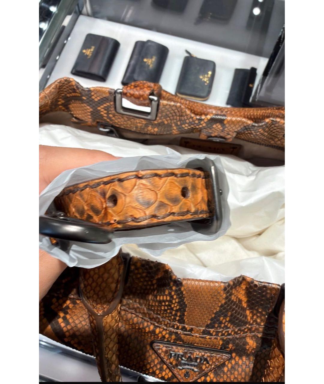 PRADA Коричневая сумка с короткими ручками из кожи питона, фото 5