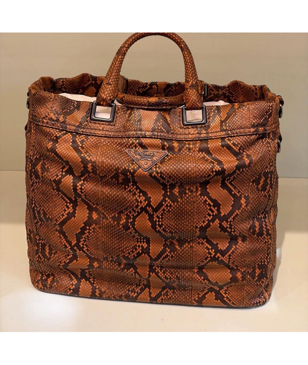 PRADA Коричневая сумка с короткими ручками из кожи питона, фото 4