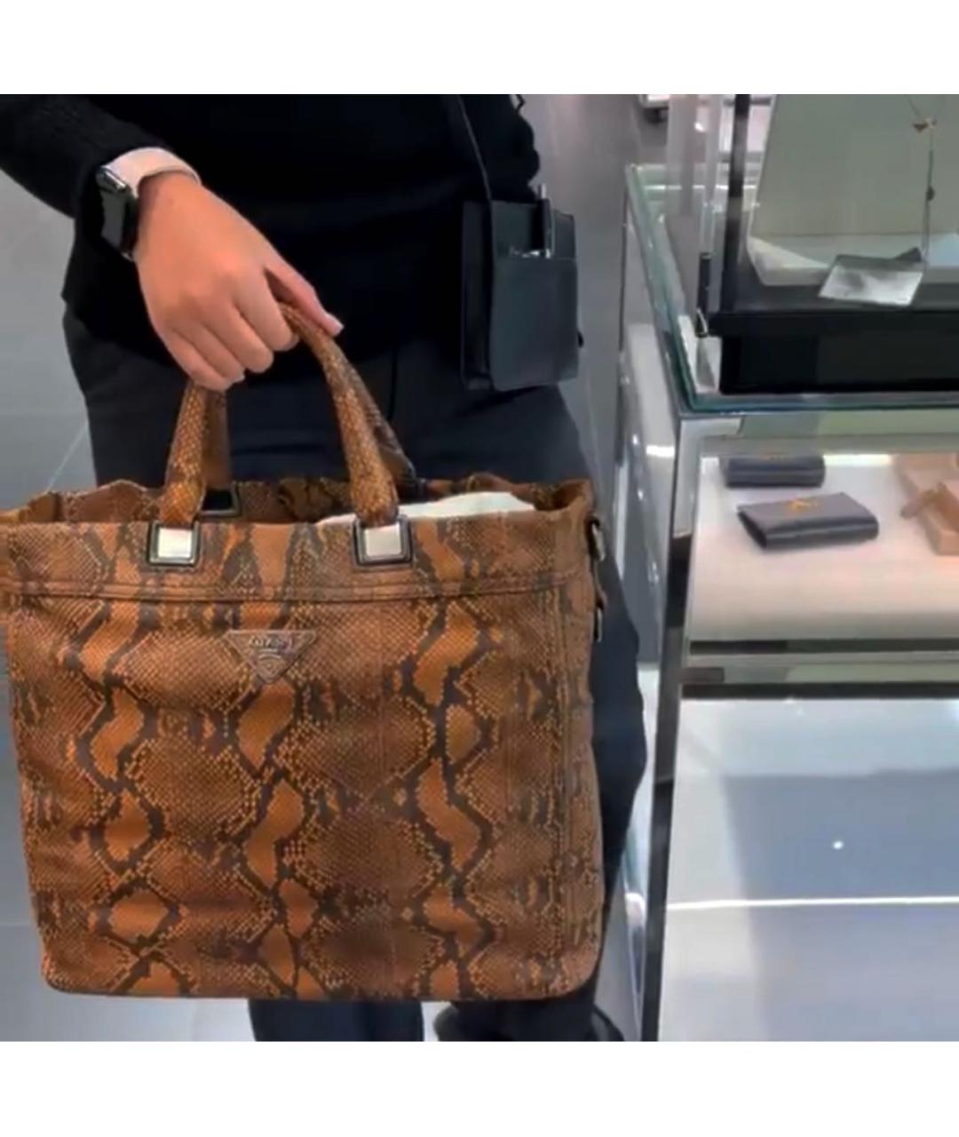PRADA Коричневая сумка с короткими ручками из кожи питона, фото 6