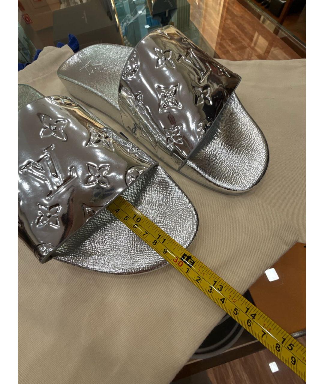 LOUIS VUITTON Серебряные шлепанцы, фото 6