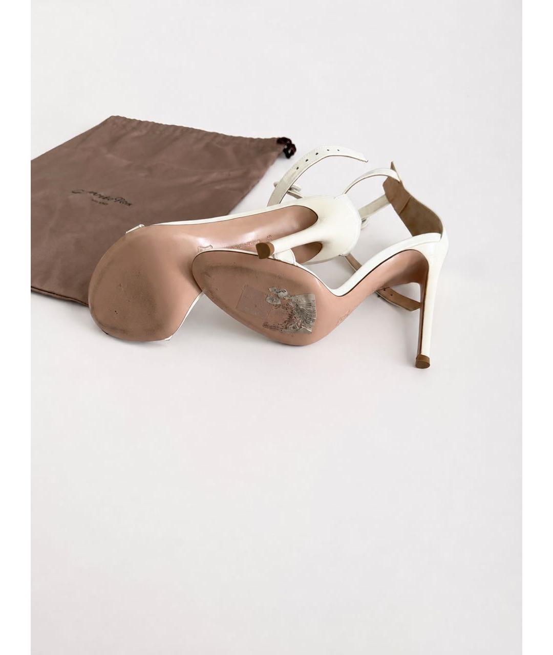 GIANVITO ROSSI Белые босоножки из лакированной кожи, фото 4