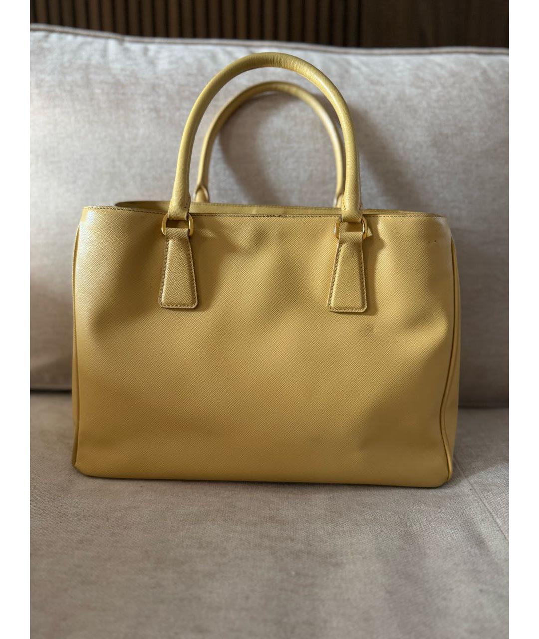PRADA Желтая кожаная сумка тоут, фото 3
