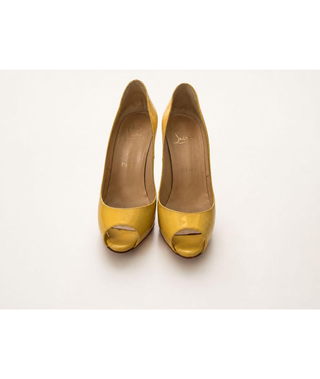 CHRISTIAN LOUBOUTIN Желтые босоножки из лакированной кожи, фото 3