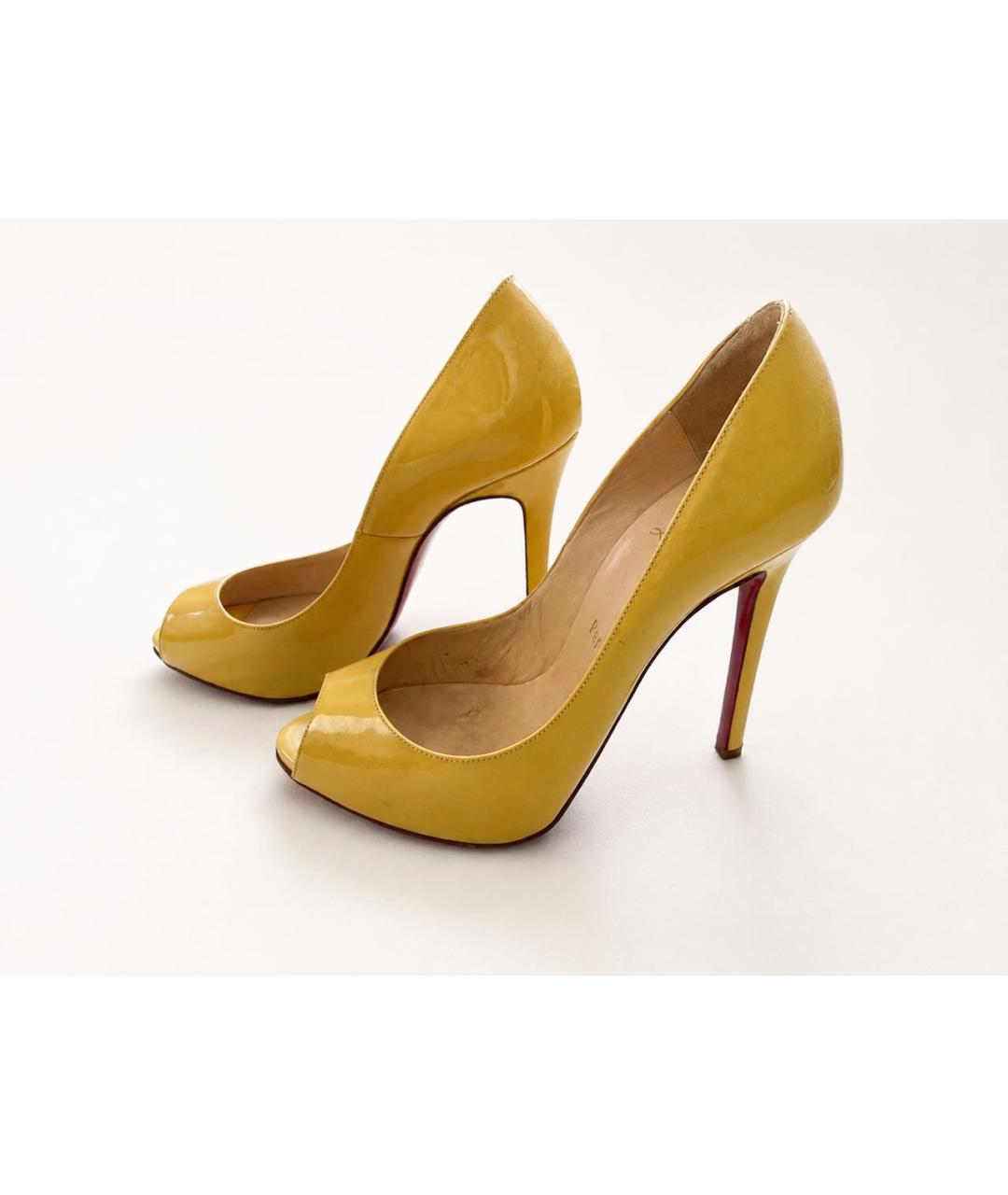 CHRISTIAN LOUBOUTIN Желтые босоножки из лакированной кожи, фото 7