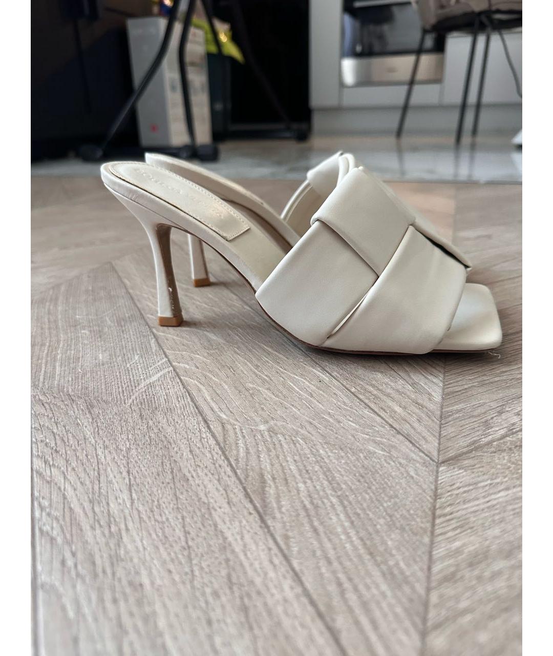 BOTTEGA VENETA Бежевые кожаные мюли, фото 7
