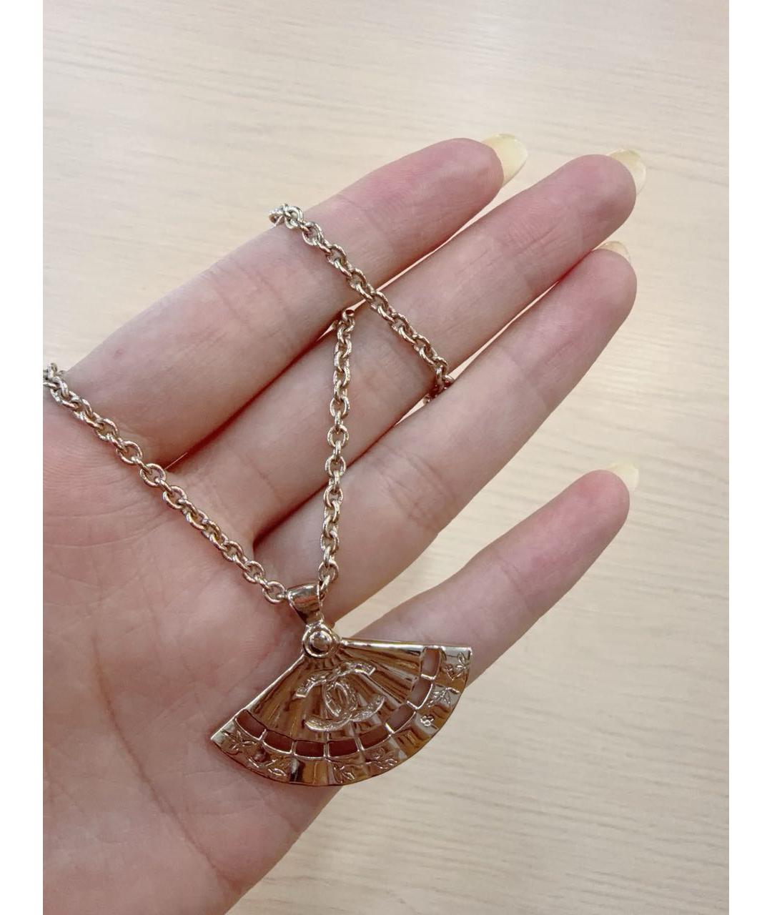 CHANEL Золотая подвеска, фото 2
