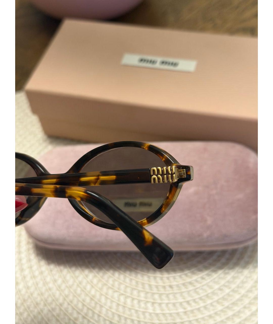 MIU MIU Коричневые пластиковые солнцезащитные очки, фото 4