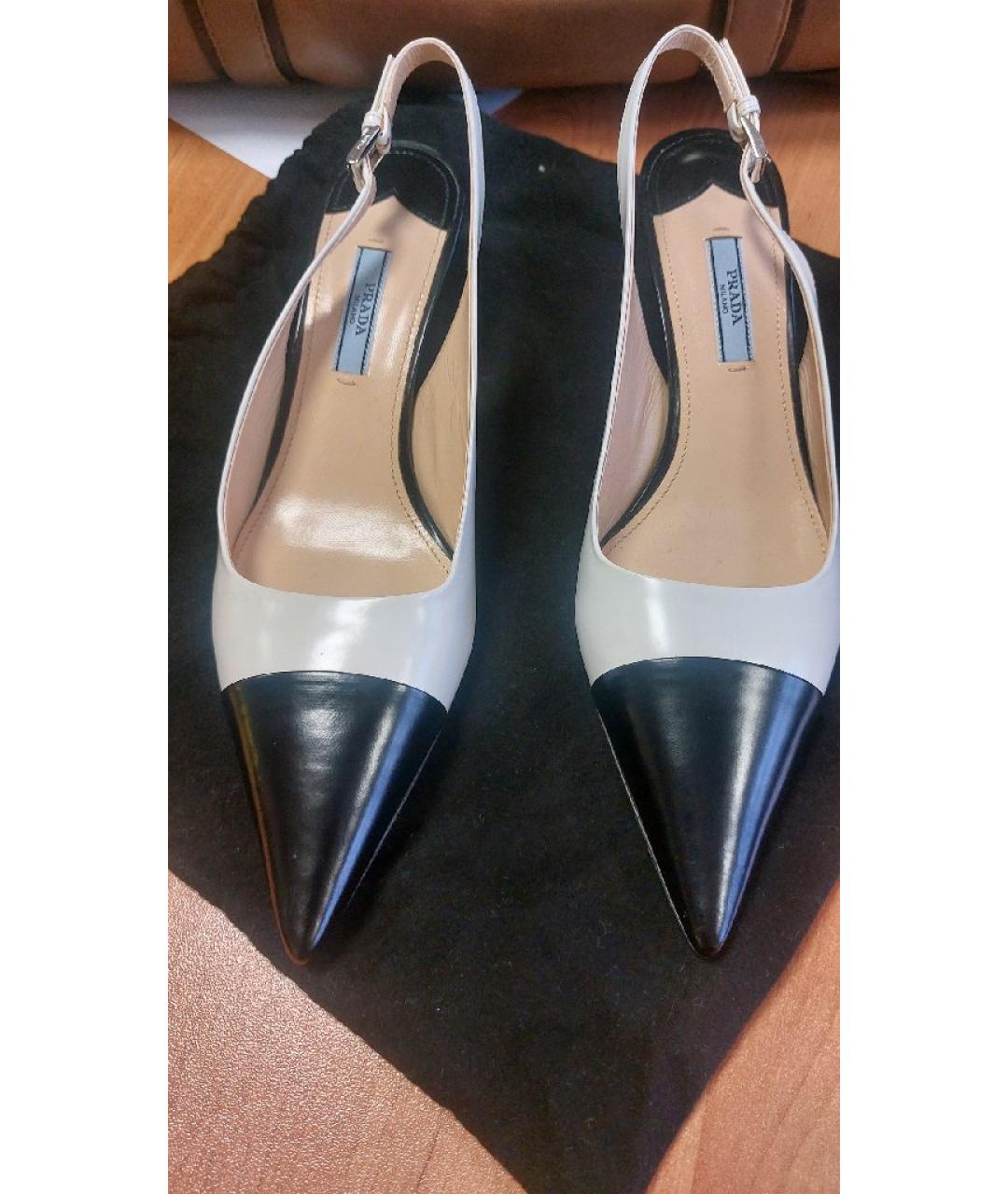 PRADA Бежевые кожаные лодочки на низком каблуке, фото 2