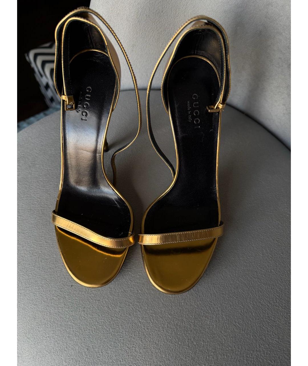 GUCCI Золотые кожаные босоножки, фото 2