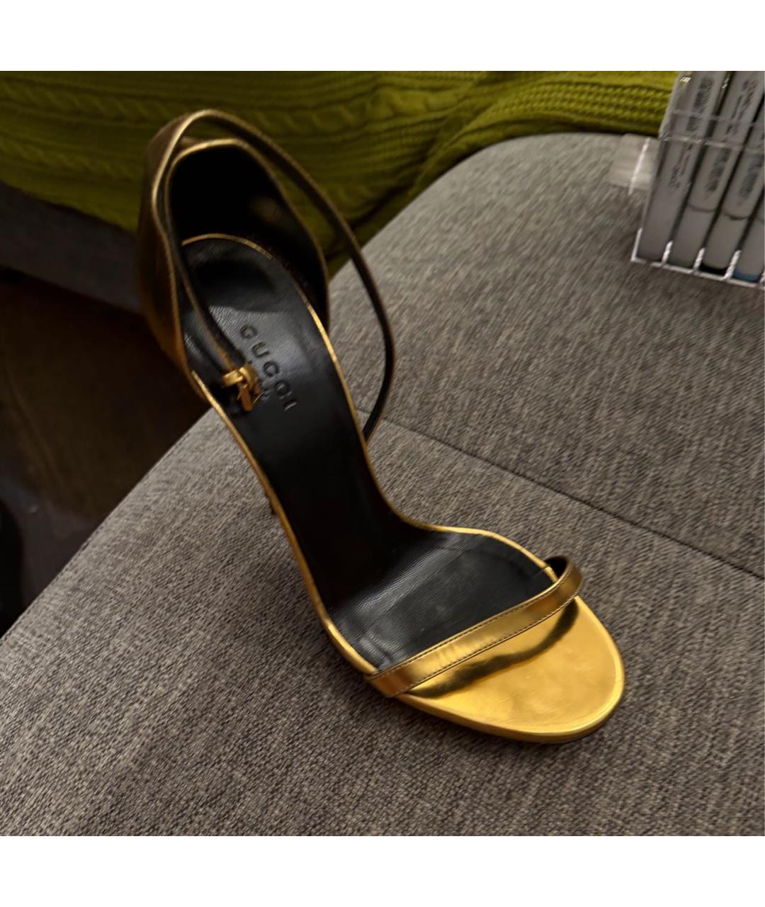GUCCI Золотые кожаные босоножки, фото 3