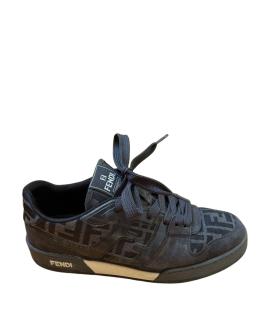 FENDI Низкие кроссовки / кеды