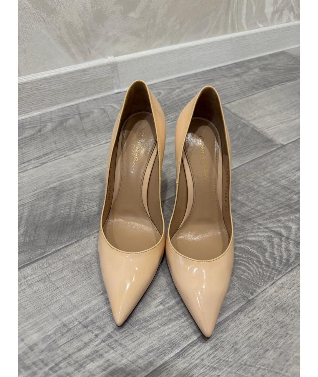 GIANVITO ROSSI Бежевые кожаные туфли, фото 2