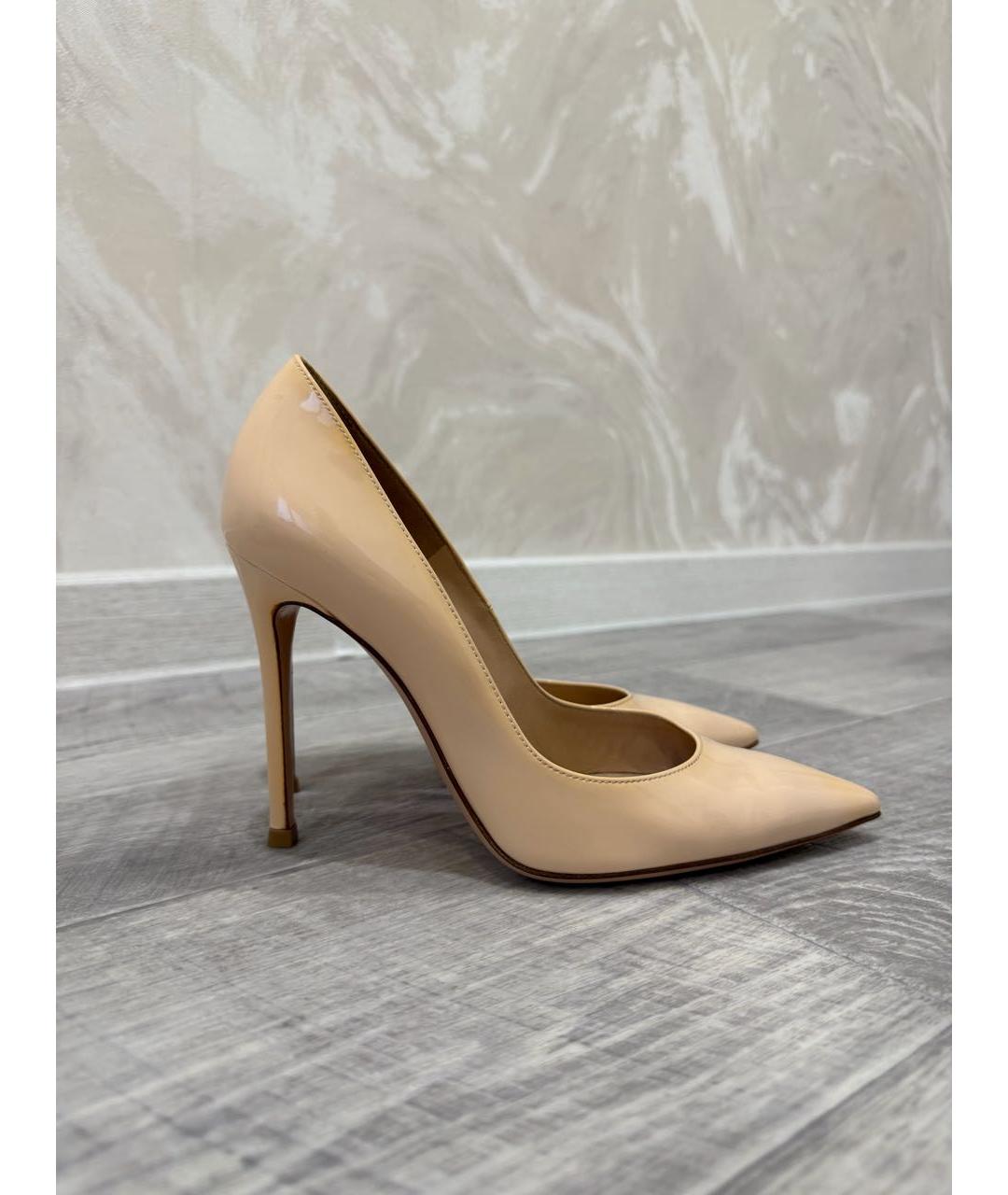 GIANVITO ROSSI Бежевые кожаные туфли, фото 9