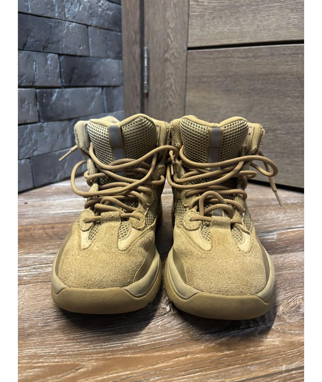 ADIDAS YEEZY Бежевые замшевые высокие ботинки, фото 2