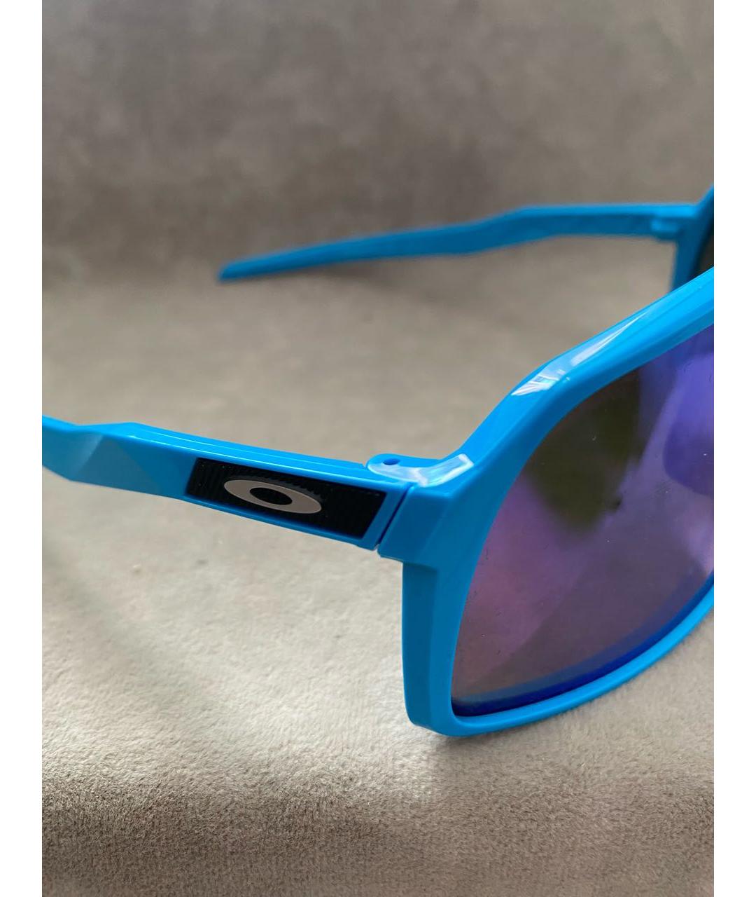 OAKLEY Бирюзовые пластиковые солнцезащитные очки, фото 3