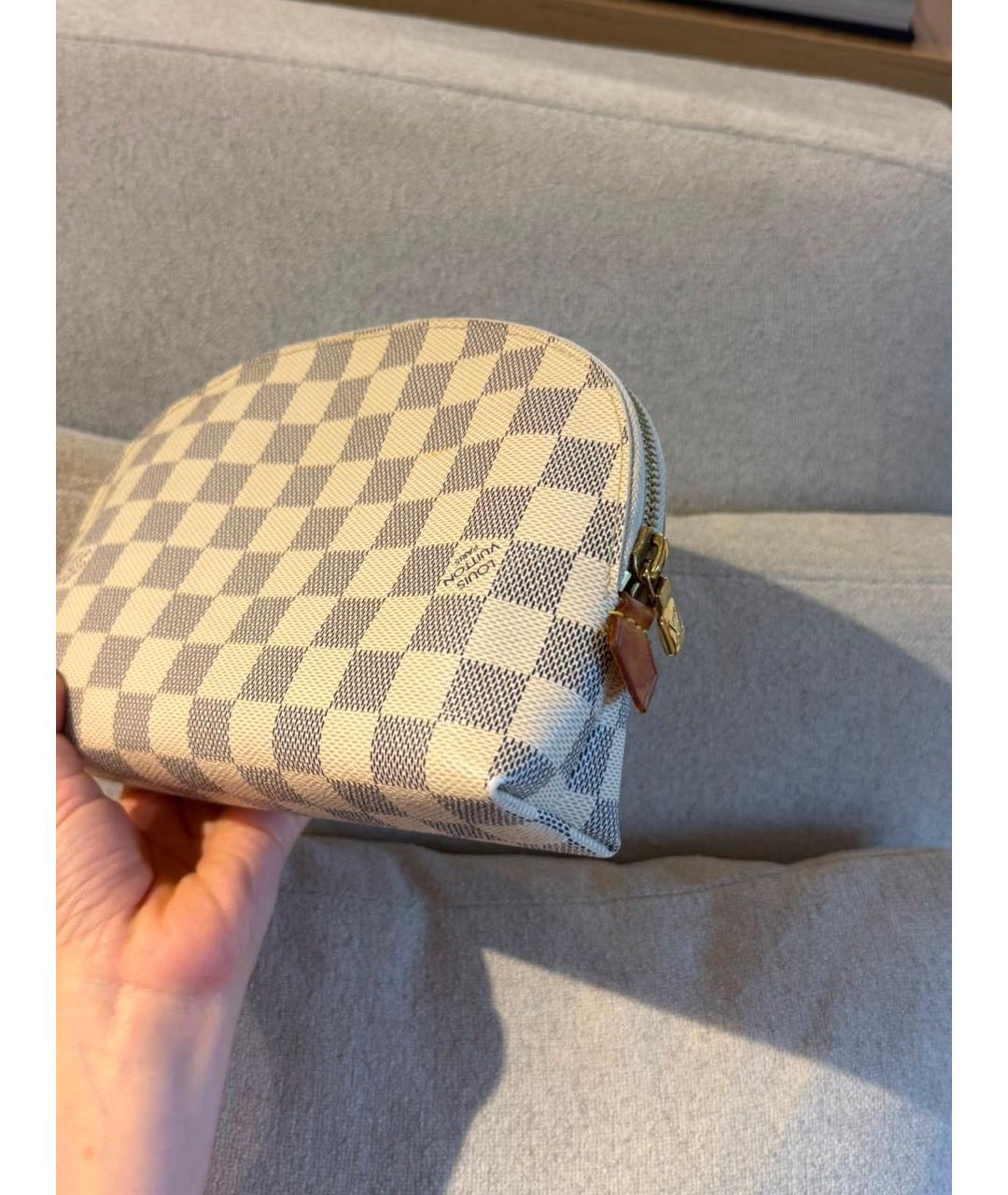 LOUIS VUITTON Белая косметичка из канвы, фото 5