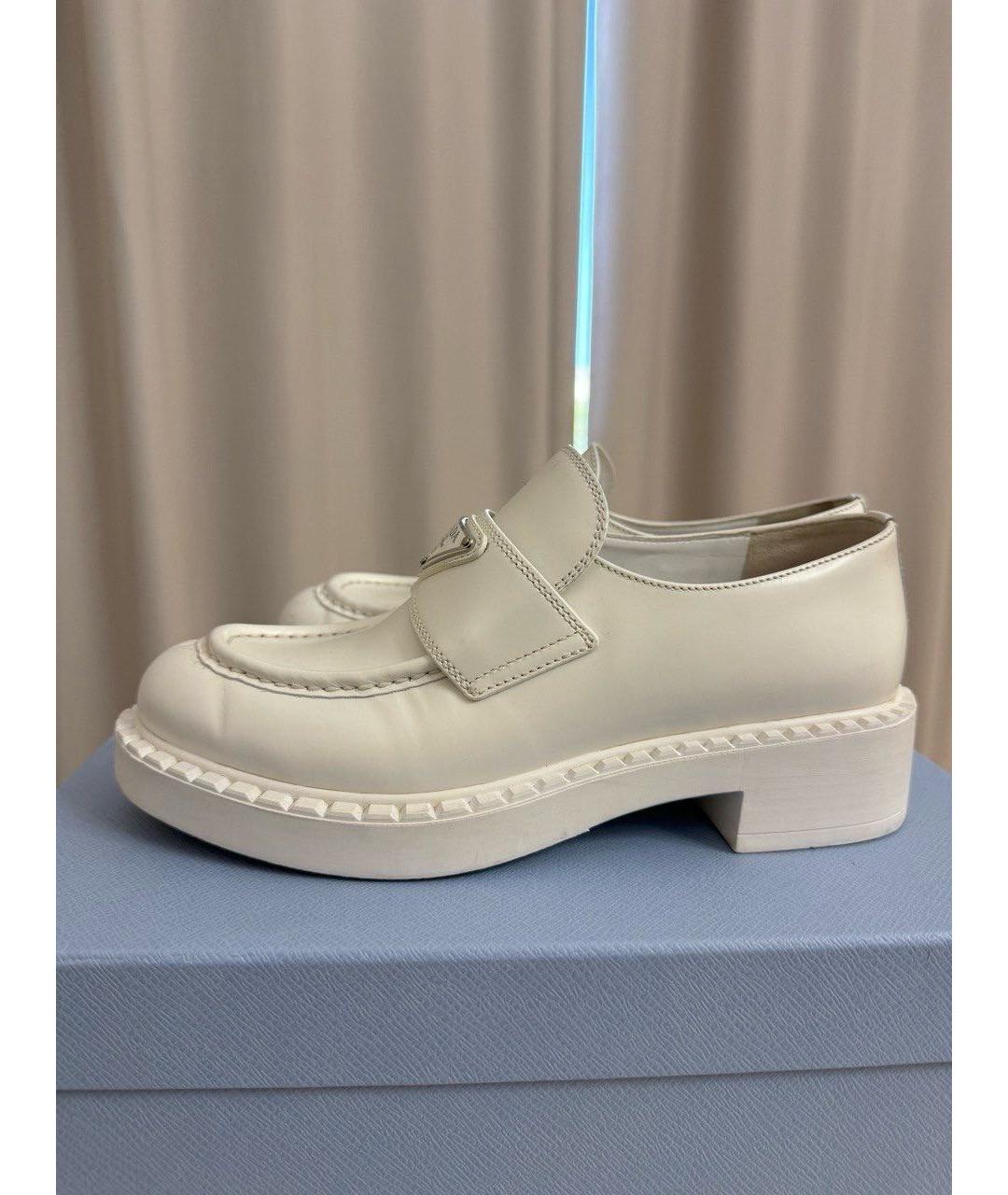PRADA Белые кожаные лоферы, фото 3