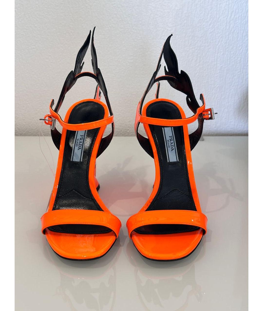 PRADA Оранжевые кожаные босоножки, фото 2