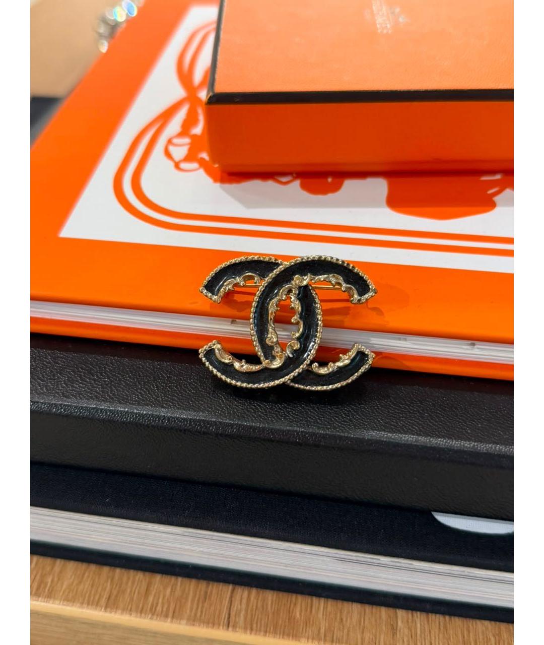 CHANEL Черная металлическая булавка / брошь, фото 4