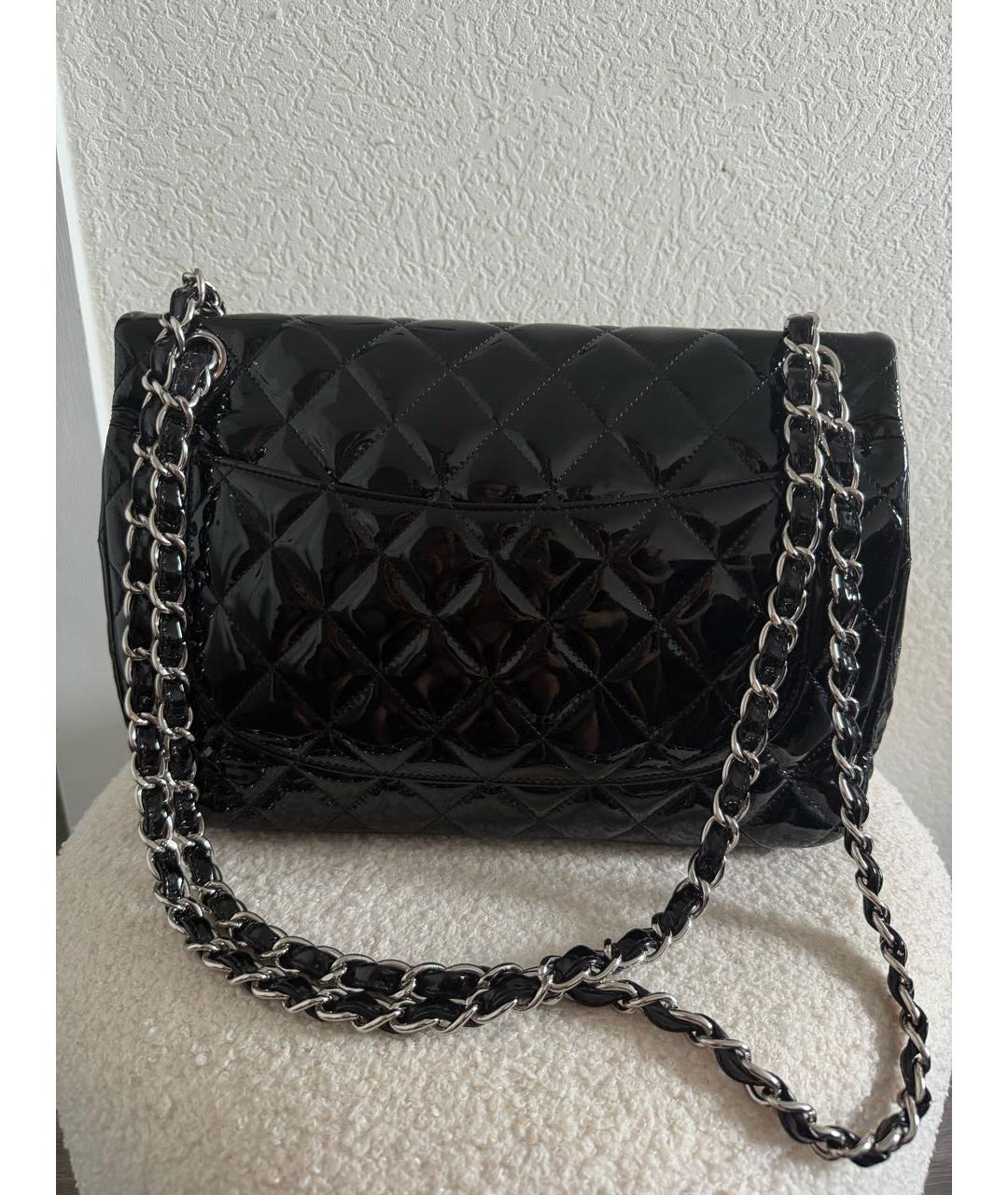 CHANEL Черная сумка через плечо из лакированной кожи, фото 2