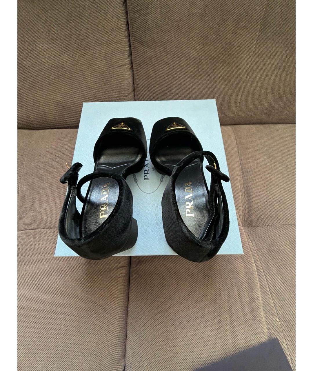 PRADA Черные бархатные босоножки, фото 3