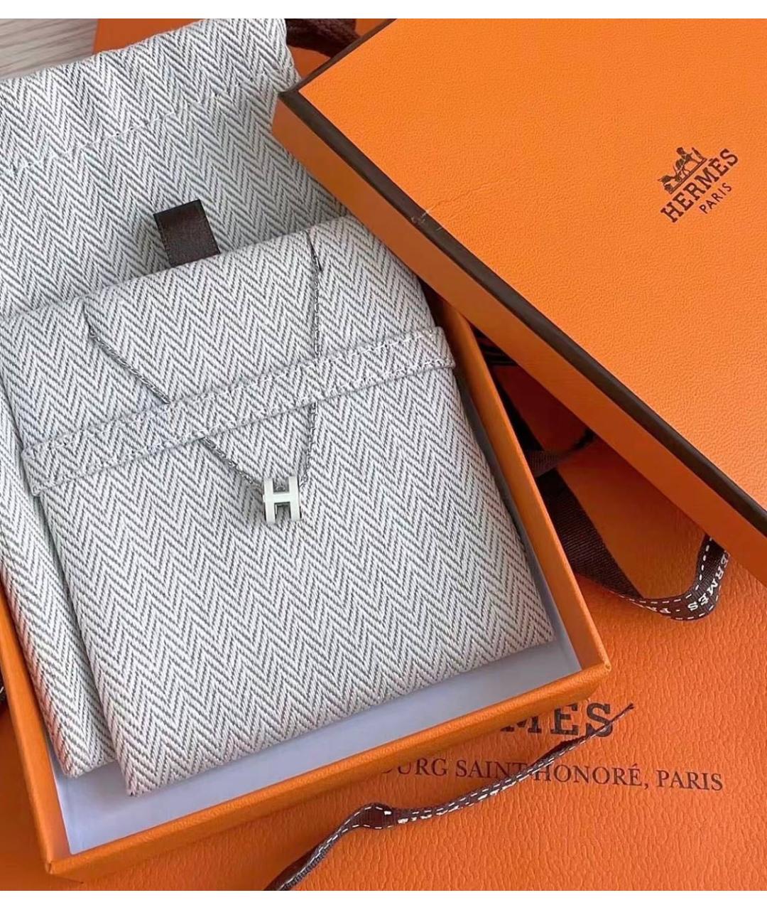 HERMES Белая металлическая подвеска, фото 4
