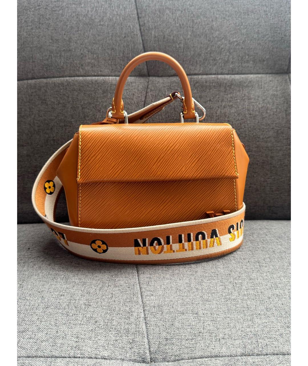 LOUIS VUITTON Оранжевая кожаная сумка с короткими ручками, фото 3