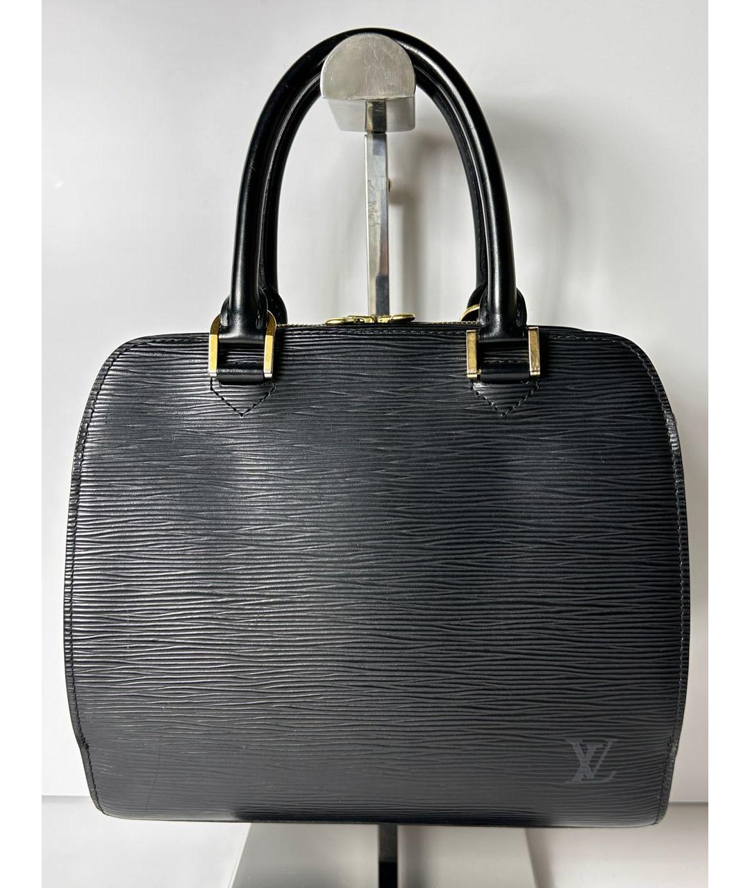 LOUIS VUITTON Черная кожаная сумка с короткими ручками, фото 3