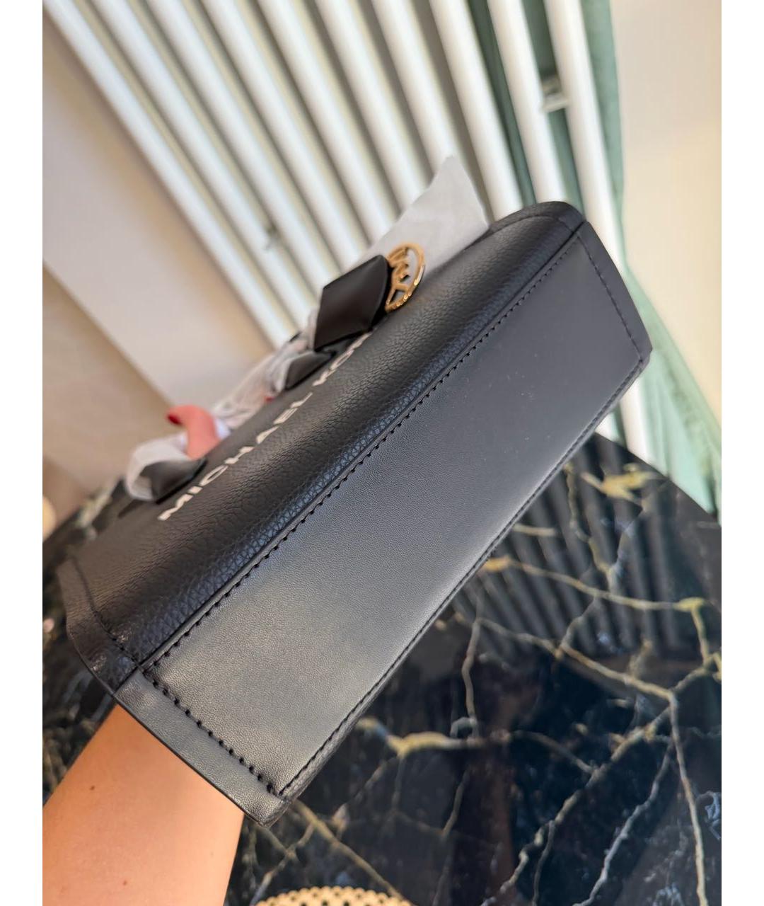 MICHAEL KORS Черная кожаная сумка с короткими ручками, фото 7
