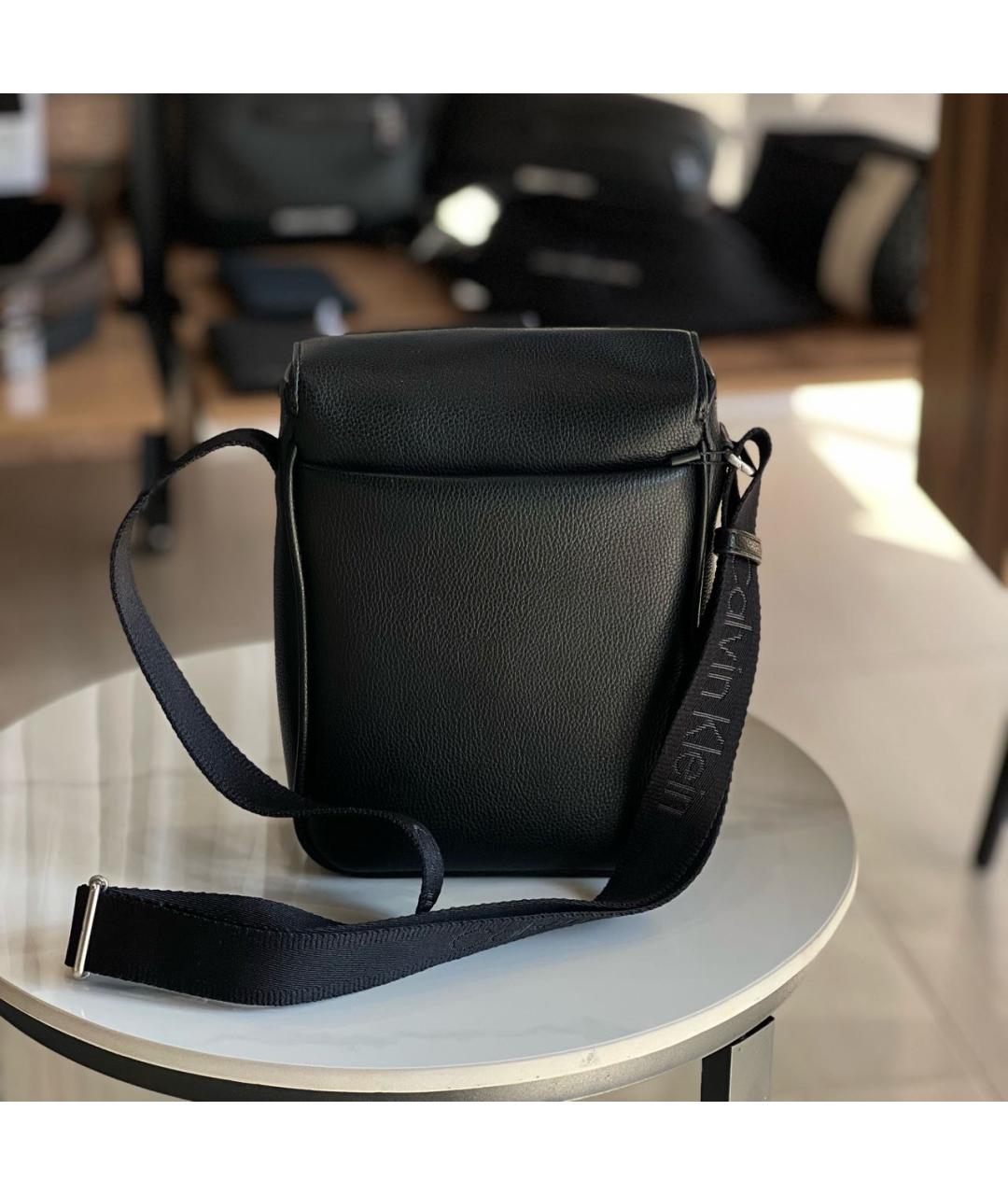 CALVIN KLEIN Черная сумка на плечо из искусственной кожи, фото 3