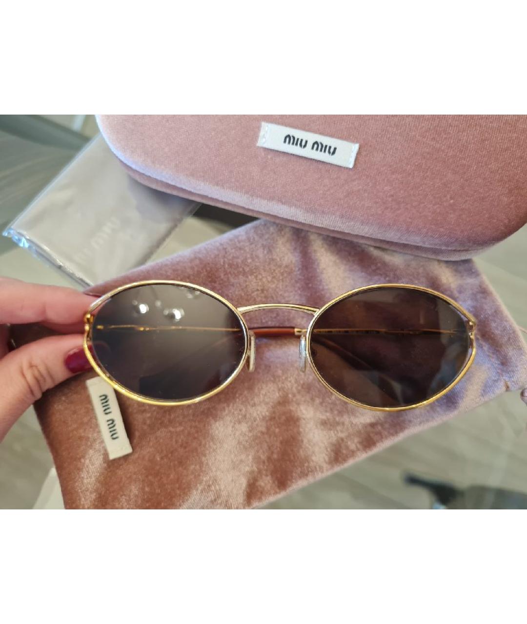 MIU MIU Коричневые металлические солнцезащитные очки, фото 2