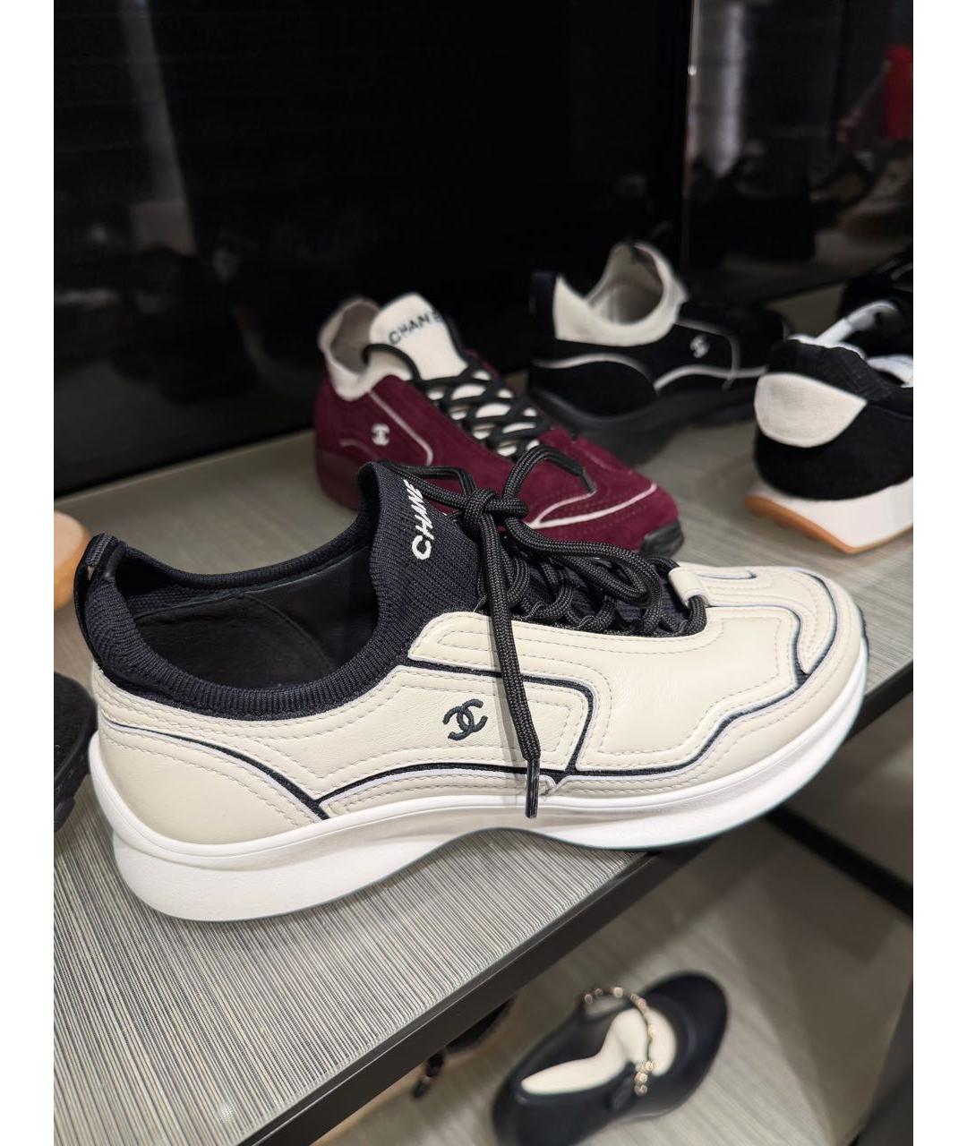 CHANEL Белые кожаные кроссовки, фото 3