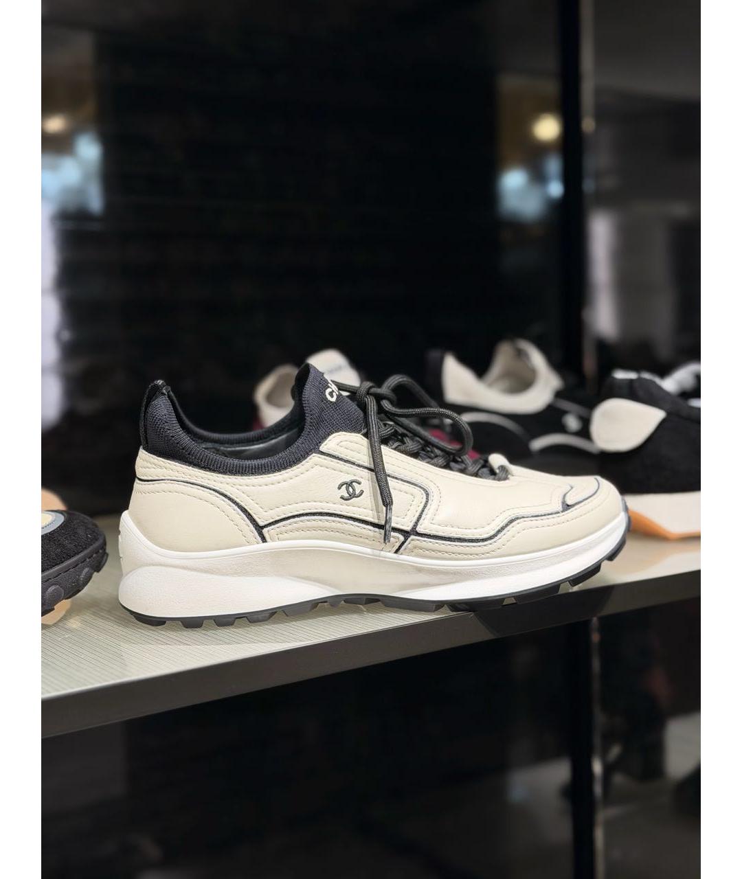 CHANEL Белые кожаные кроссовки, фото 4