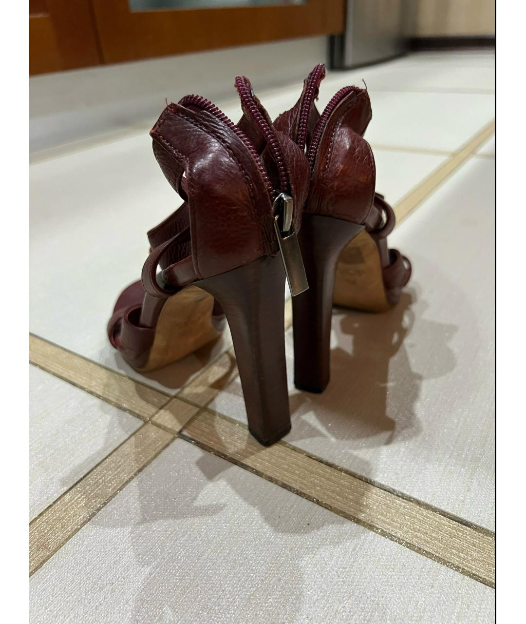 GUCCI Бордовые кожаные босоножки, фото 4
