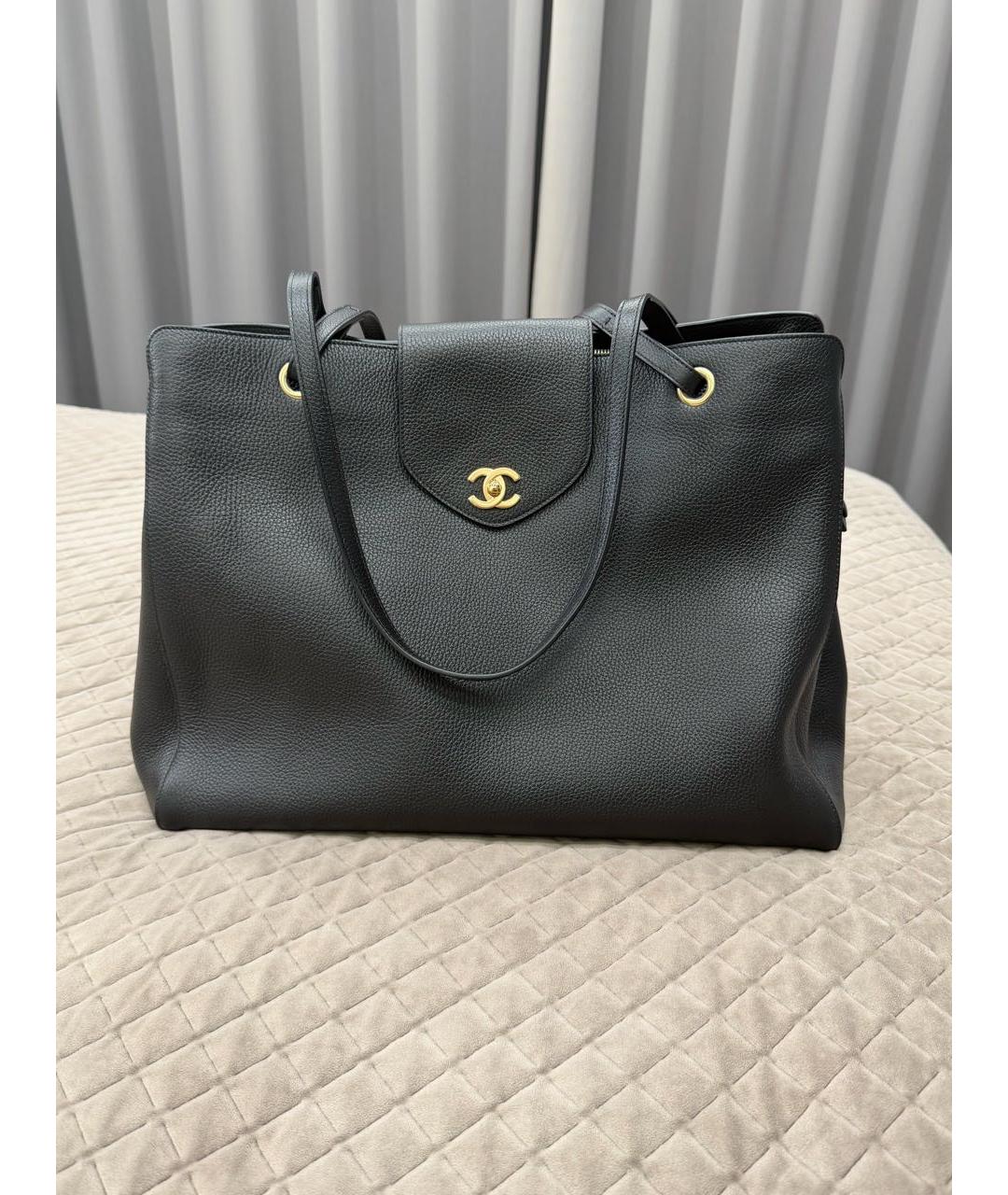 CHANEL Черная кожаная сумка тоут, фото 5