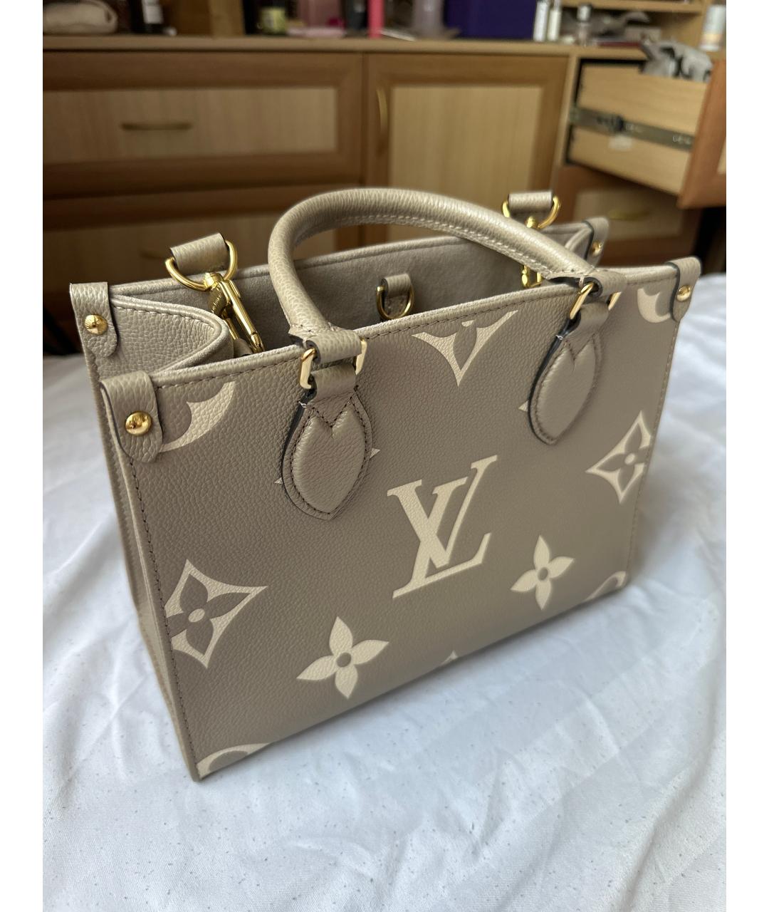 LOUIS VUITTON Бежевая кожаная сумка тоут, фото 2