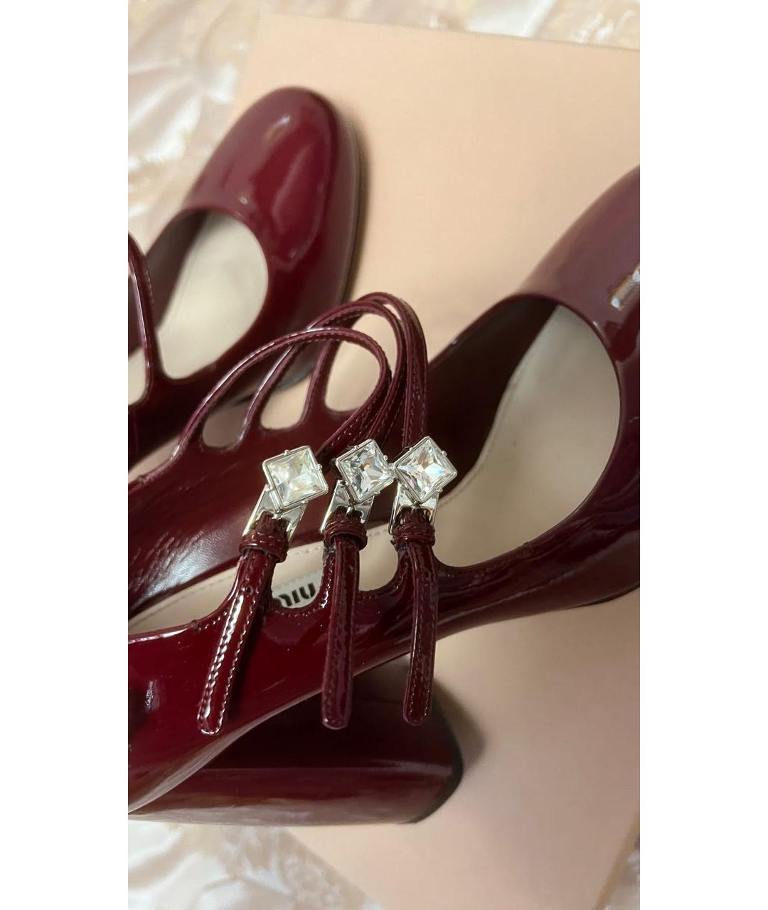 MIU MIU Бордовые туфли из лакированной кожи, фото 3