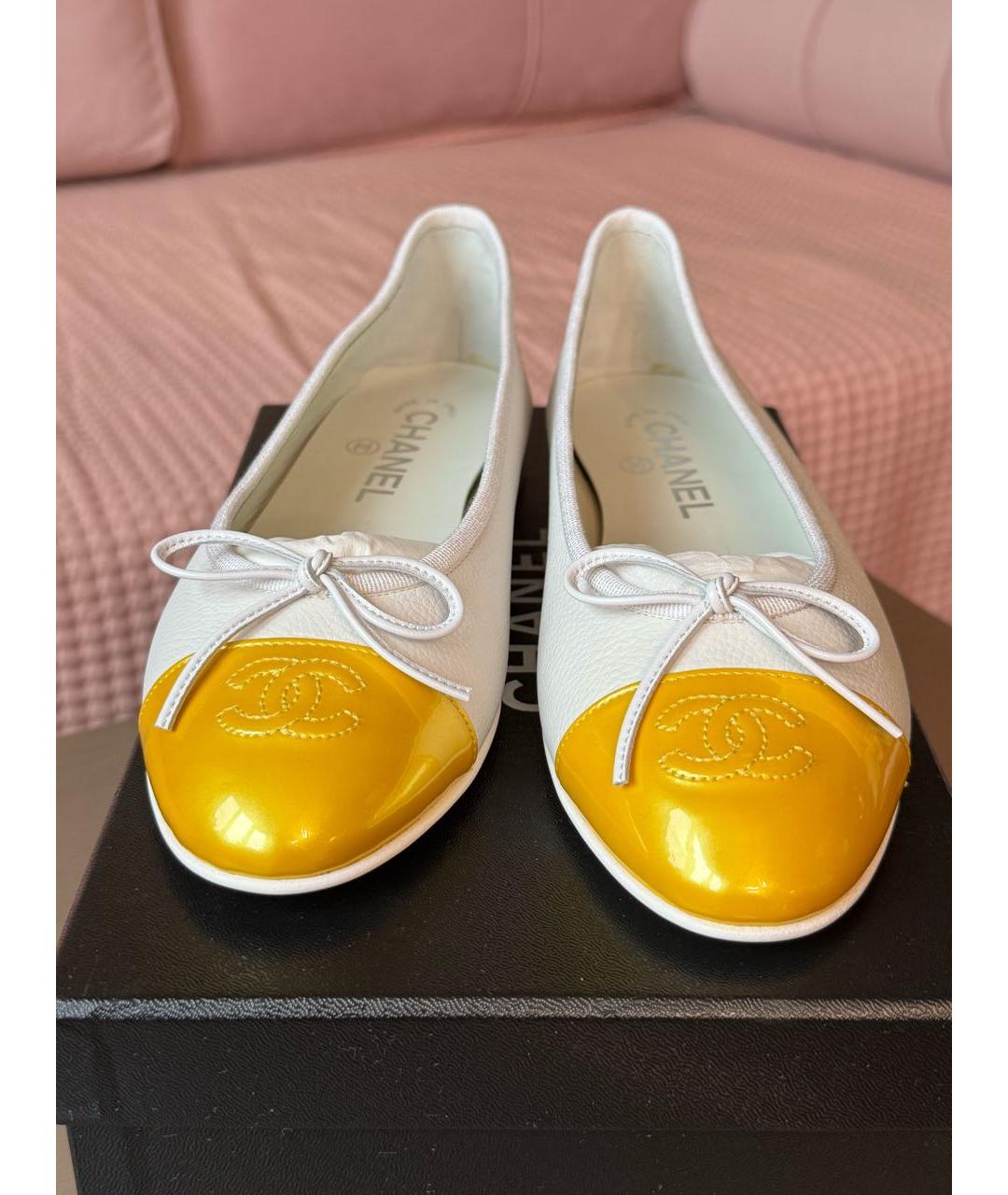 CHANEL Белые кожаные балетки, фото 2