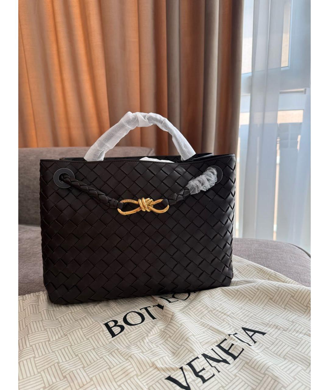 BOTTEGA VENETA Коричневая кожаная сумка с короткими ручками, фото 9