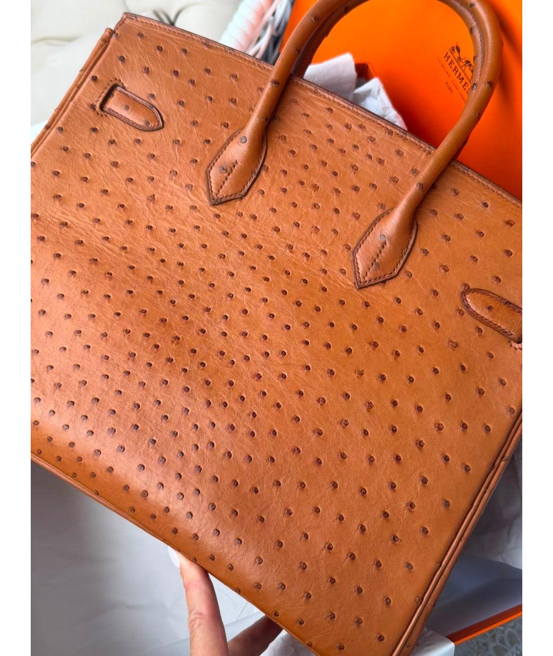 HERMES Коричневая сумка с короткими ручками из кожи страуса, фото 3