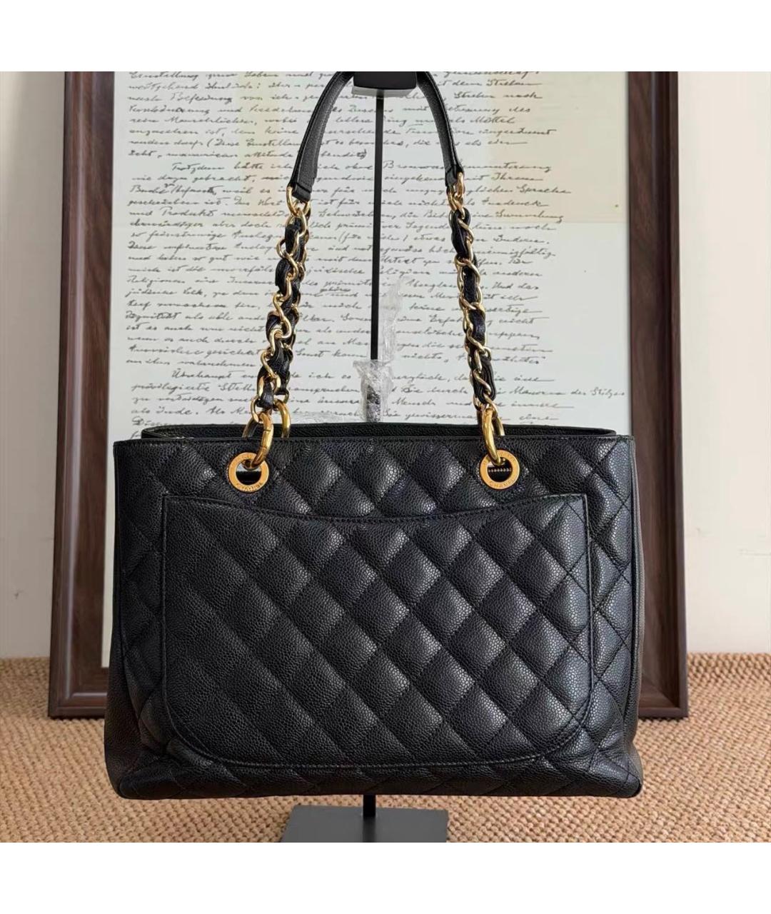 CHANEL Черная кожаная сумка тоут, фото 2