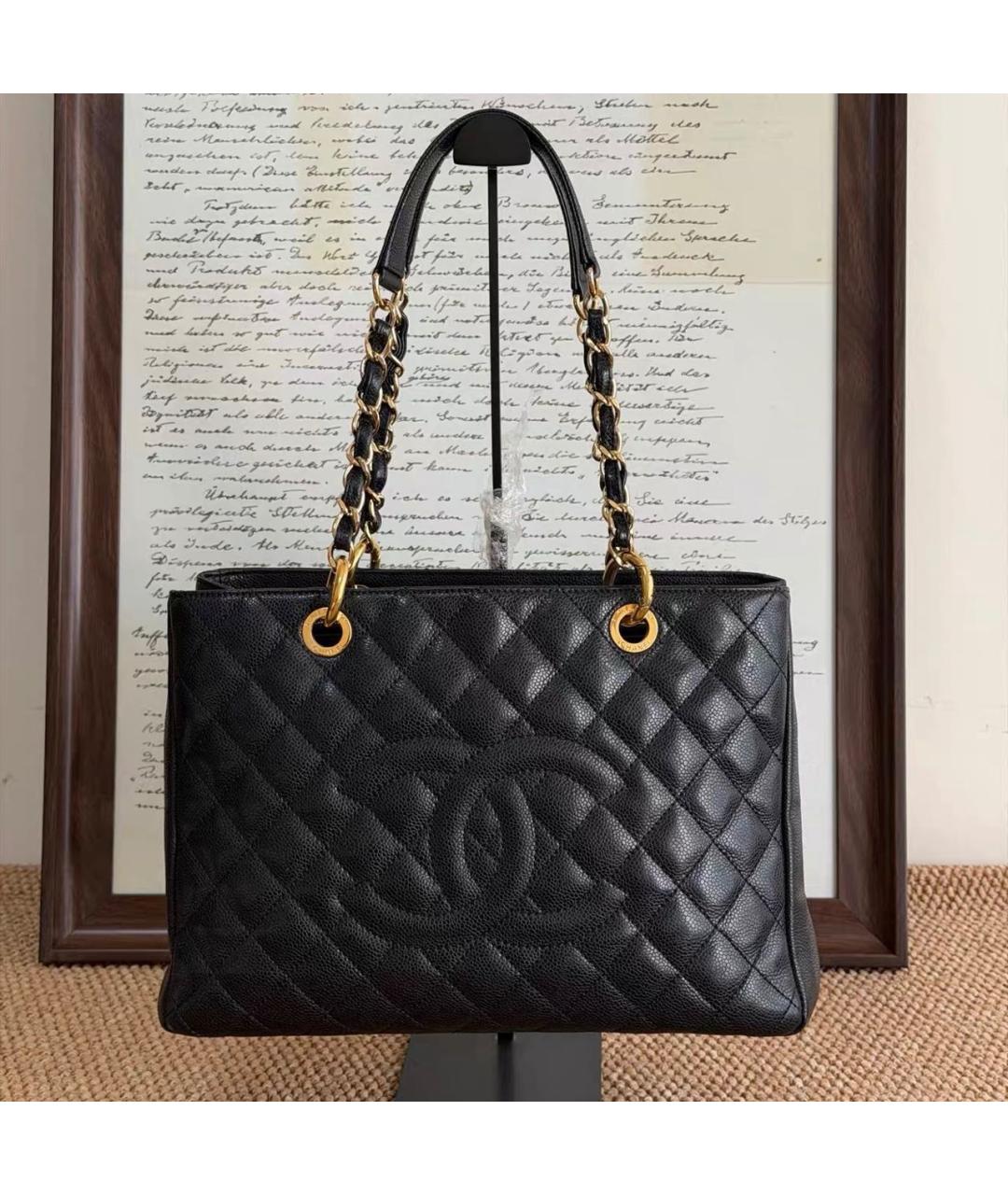 CHANEL Черная кожаная сумка тоут, фото 6