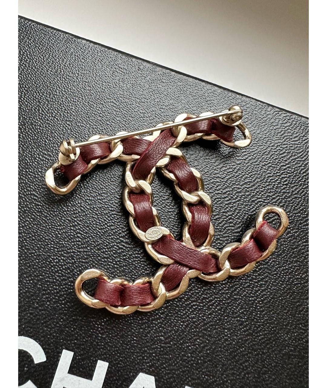 CHANEL Бордовая металлическая булавка / брошь, фото 2