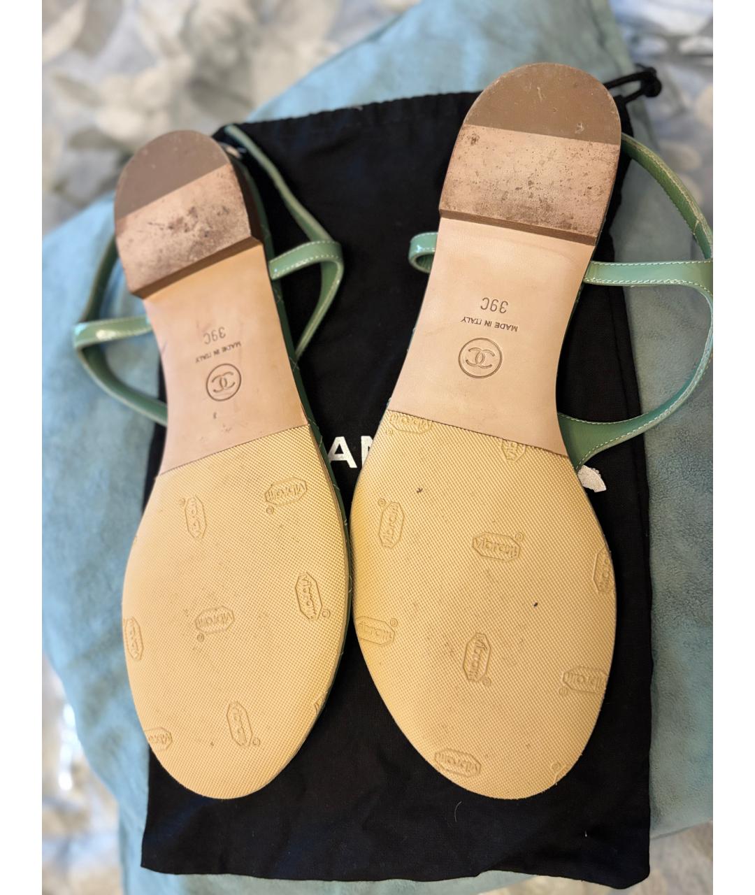 CHANEL Зеленые сандалии из лакированной кожи, фото 5