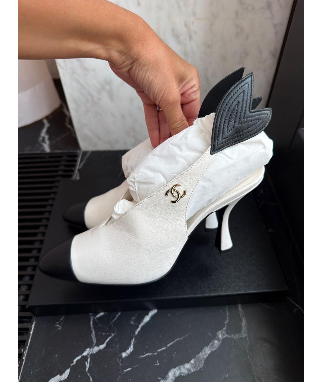 CHANEL Белые кожаные туфли, фото 2