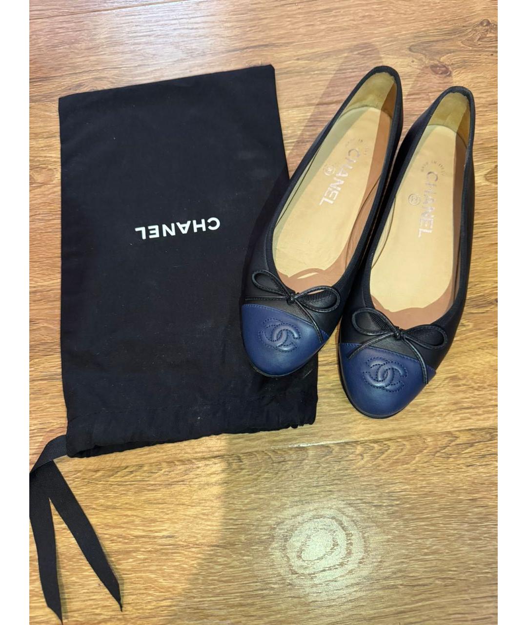 CHANEL Черные кожаные балетки, фото 2