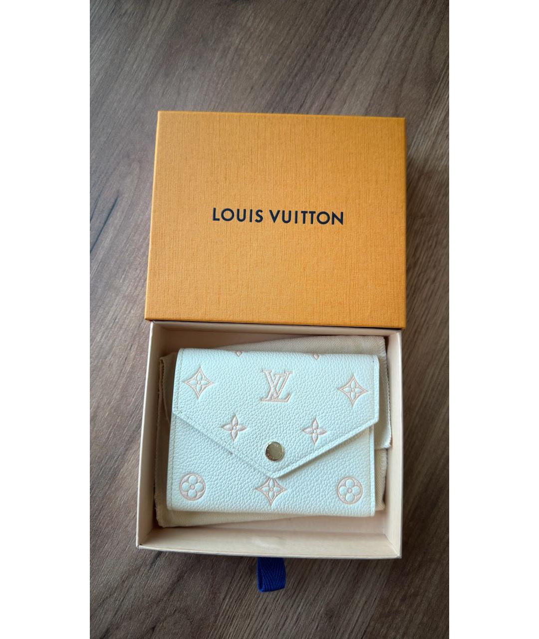 LOUIS VUITTON Белый кожаный кошелек, фото 2