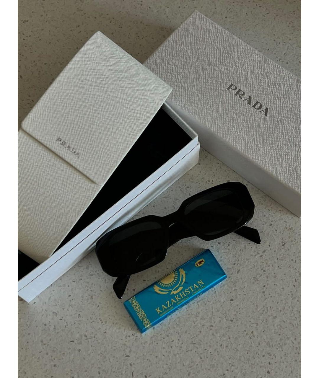 PRADA Черные пластиковые солнцезащитные очки, фото 4