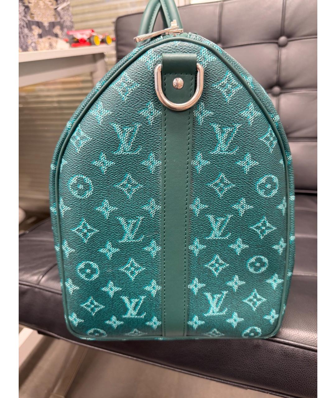 LOUIS VUITTON Зеленая дорожная/спортивная сумка из канвы, фото 3