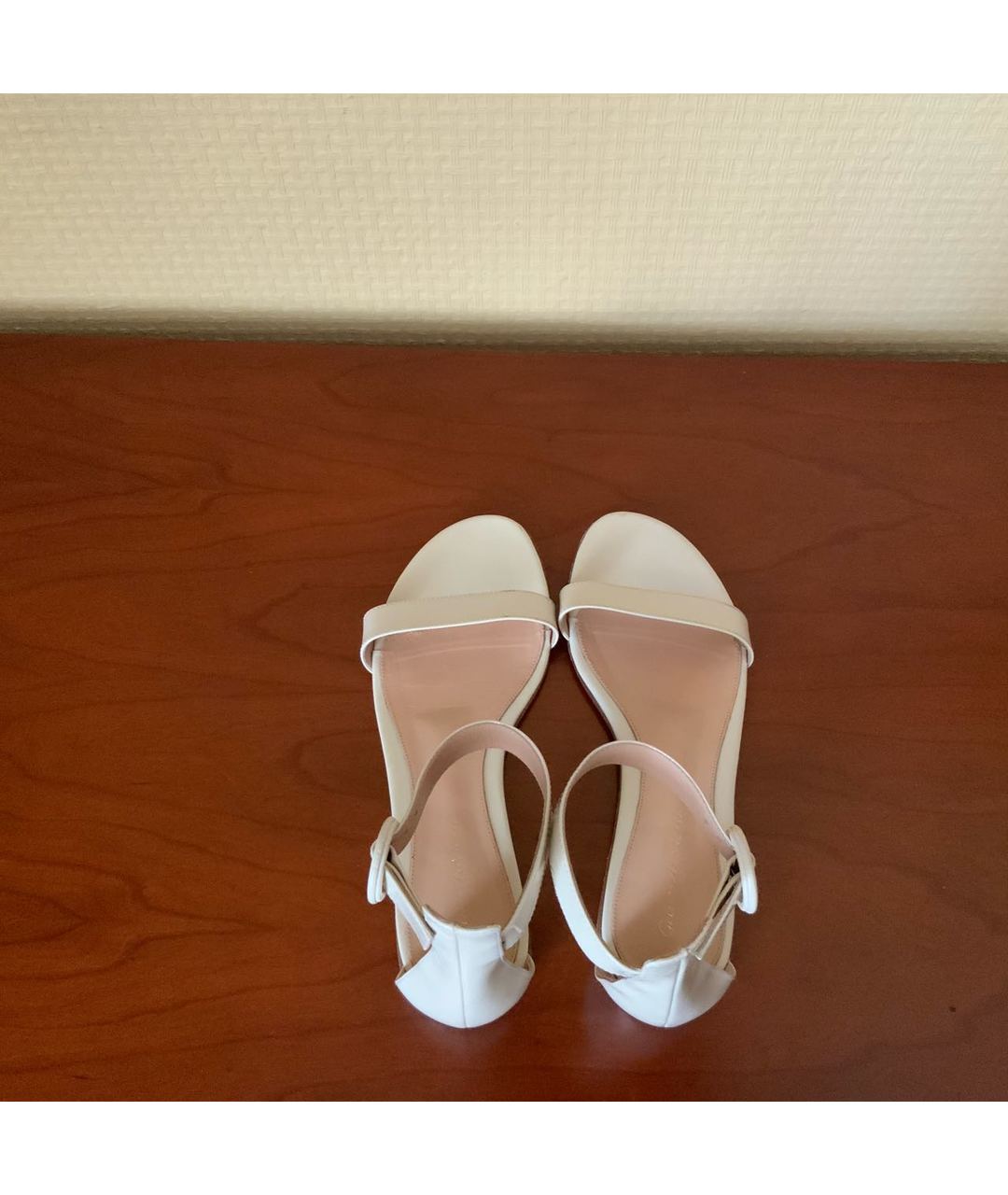 GIANVITO ROSSI Белые сандалии из лакированной кожи, фото 3